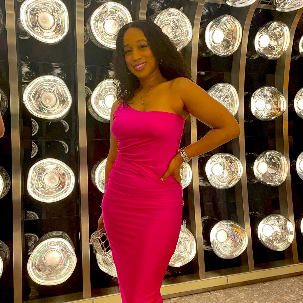 Fashion Nova Hot Fuschia size small!! 🩷
